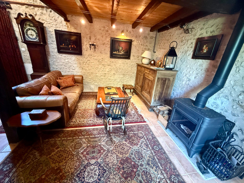 French property for sale in Courlac, Charente - €195,000 - photo 2