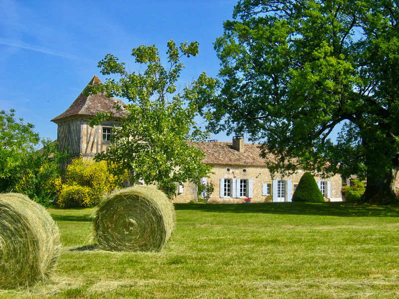 House for sale in Issigeac Dordogne Exquisite XVIII century manoir