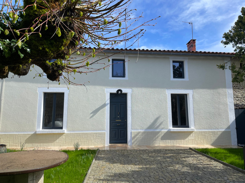 French property for sale in Sauzé-Vaussais, Deux-Sèvres - €200,000 - photo 3