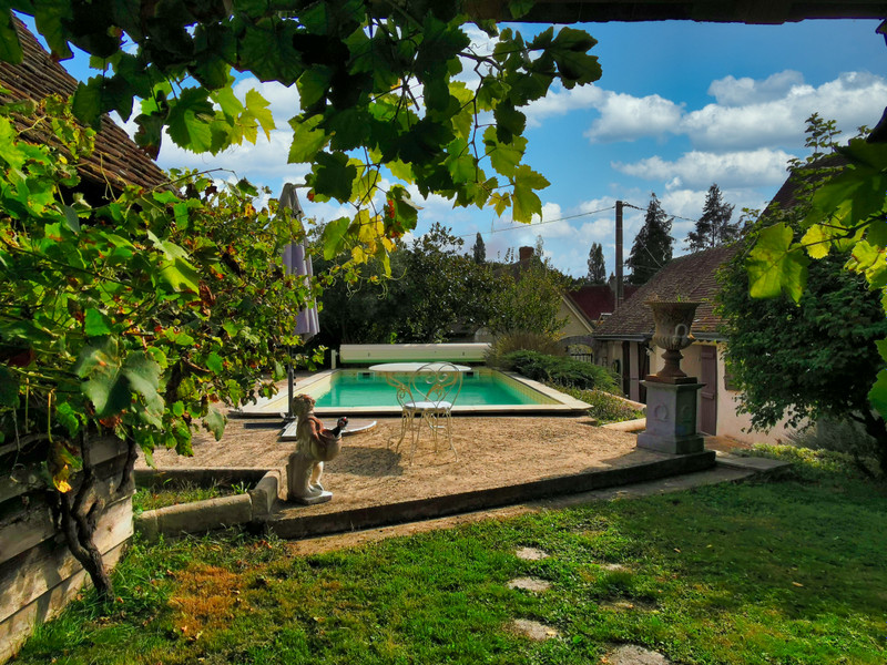 French property for sale in Saint-Hippolyte, Indre-et-Loire - €183,600 - photo 3