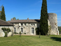 Chateau à vendre à Saint-Seurin-de-Prats, Dordogne - 1.265.000 € - photo 1