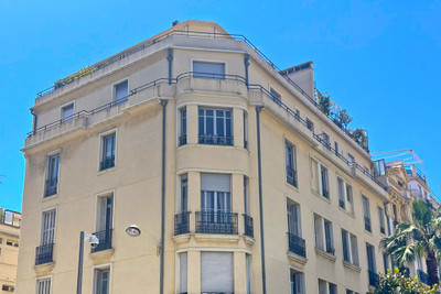 French property for sale in Nice, Alpes-Maritimes - €870,000 - photo 6