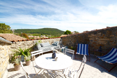 Maison à vendre à Fontès, Hérault, Languedoc-Roussillon, avec Leggett Immobilier