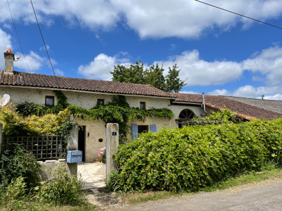 French property for sale in Vaux, Vienne - €149,330 - photo 2