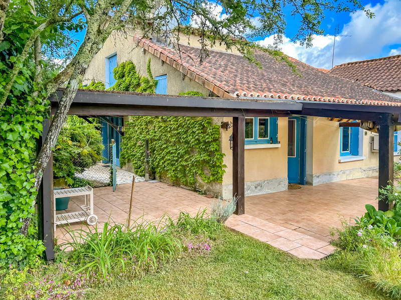 Propriété à vendre à Vallereuil, Dordogne - 160 000 €