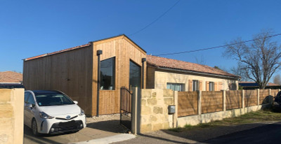 French property for sale in Saint-Germain-du-Puch, Gironde - €399,000 - photo 1