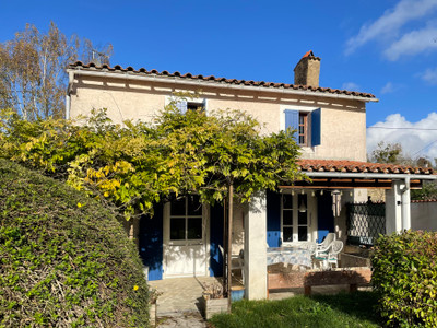 Maison à vendre à Dampierre-sur-Boutonne, Charente-Maritime, Poitou-Charentes, avec Leggett Immobilier