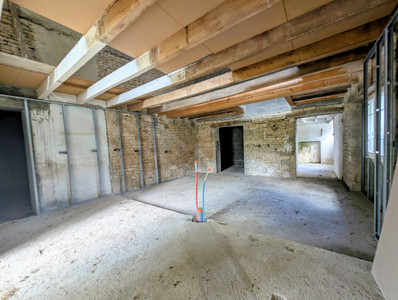 French property for sale in Aubigné, Deux-Sèvres - €110,000 - photo 8