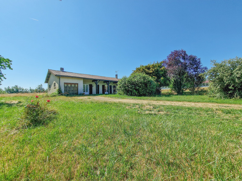 French property for sale in Champagne-Mouton, Charente - €129,900 - photo 2