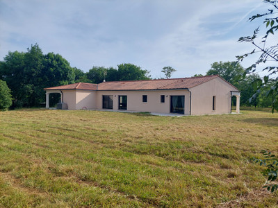 French property for sale in Angoulême, Charente - €348,000 - photo 1