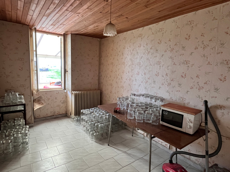 French property for sale in Mortiers, Charente-Maritime - €117,000 - photo 8