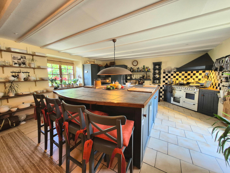 French property for sale in Saint-Servais, Côtes-d'Armor - €378,420 - photo 5