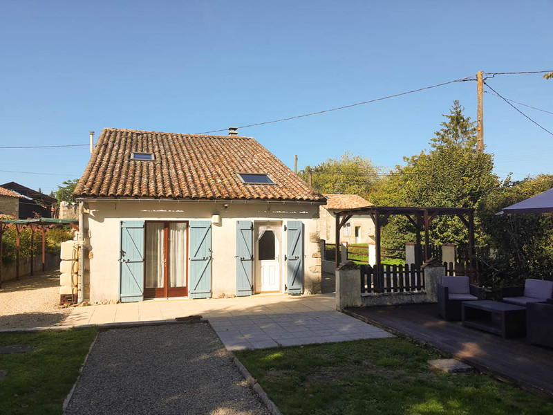 French property for sale in Limalonges, Deux-Sèvres - €152,600 - photo 2