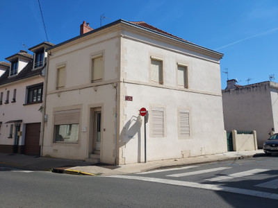 Commerce à vendre à Montluçon, Allier, Auvergne, avec Leggett Immobilier