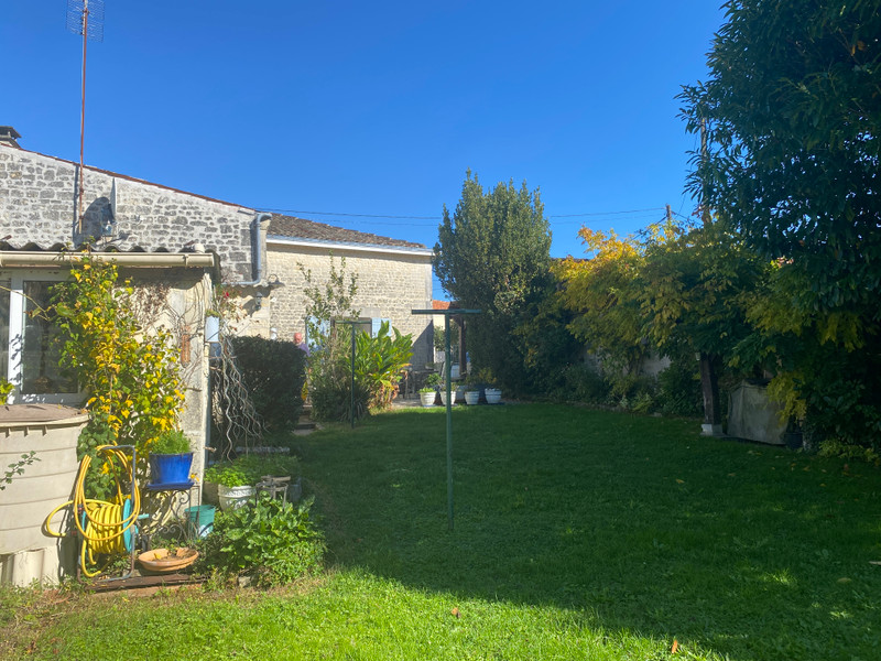 French property for sale in Jonzac, Charente-Maritime - €328,600 - photo 4