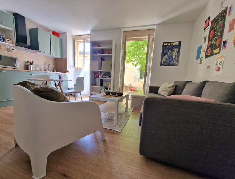 French property for sale in Bordeaux, Gironde - €199,500 - photo 2