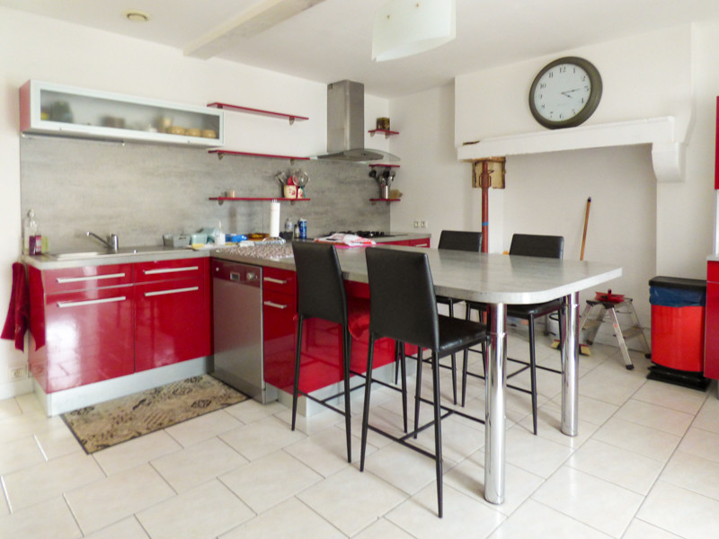 French property for sale in Valdelaume, Deux-Sèvres - €167,400 - photo 2
