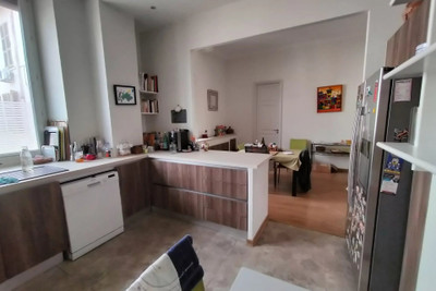 French property for sale in Nice, Alpes-Maritimes - €925,000 - photo 2