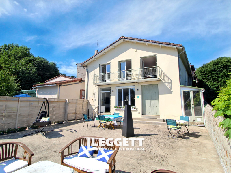 Maison 10 pièce(s), CONFOLENS
