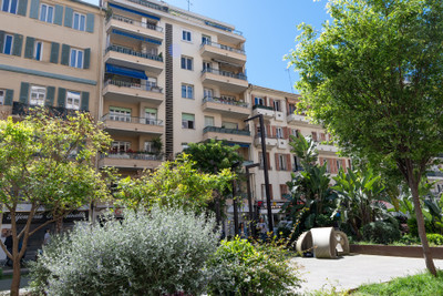 French property for sale in Nice, Alpes-Maritimes - €357,000 - photo 5