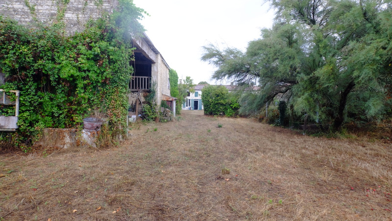 French property for sale in Coivert, Charente-Maritime - €199,800 - photo 7