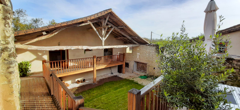 Maison à vendre à Saint-Martial-Viveyrol, Dordogne - 304.950 € - photo 1