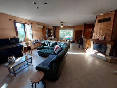 French property for sale in Dignac, Charente - €190,000 - photo 3