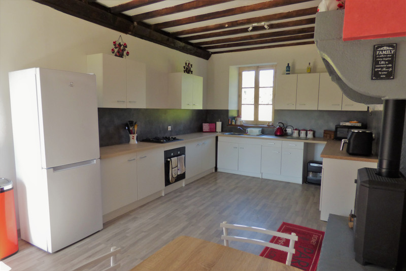 French property for sale in Sainte-Marie-du-Bois, Mayenne - &#8364;90,000 - photo 4