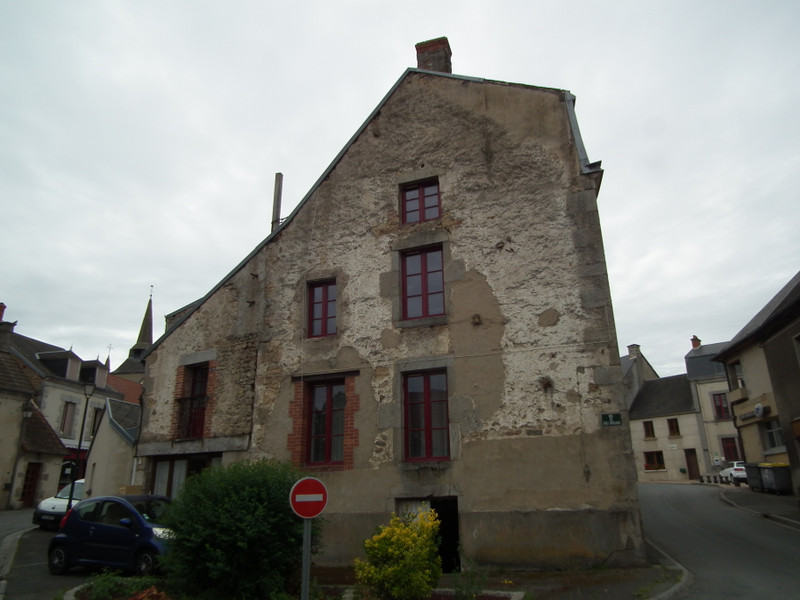 French property for sale in Auzances, Creuse - &#8364;56,600 - photo 3
