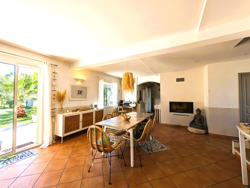 French property for sale in Vedène, Vaucluse - €399,000 - photo 4