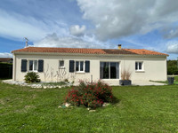 Maison à vendre à Aussac-Vadalle, Charente - 199.500 € - photo 1