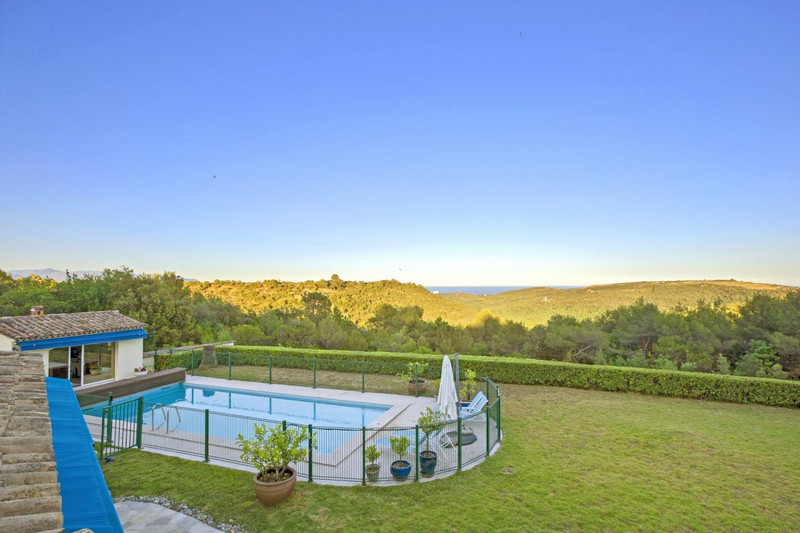 French property for sale in Roquefort-les-Pins, Alpes-Maritimes - &#8364;1,980,000 - photo 2
