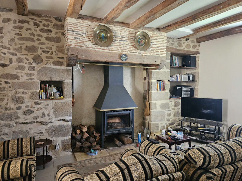 French property for sale in Les Cars, Haute-Vienne - €269,000 - photo 1