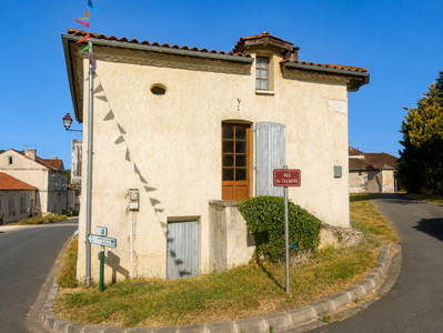 French property for sale in Yviers, Charente - €49,600 - photo 8
