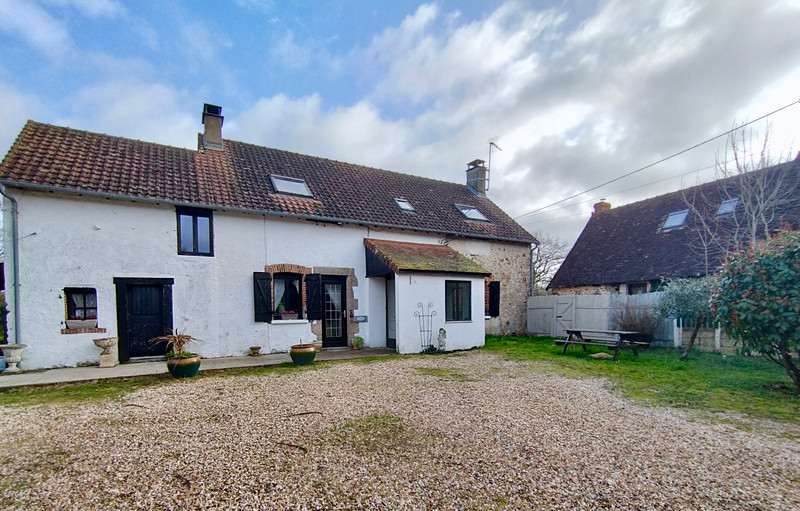 French property for sale in Lussac-les-Églises, Haute-Vienne - €279,500 - photo 1