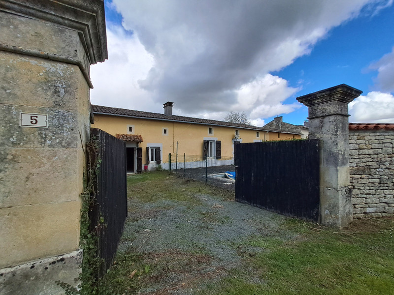 French property for sale in Chef-Boutonne, Deux-Sèvres - €147,695 - photo 14