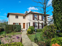 Maison à vendre à Lesterps, Charente - 189.000 € - photo 1