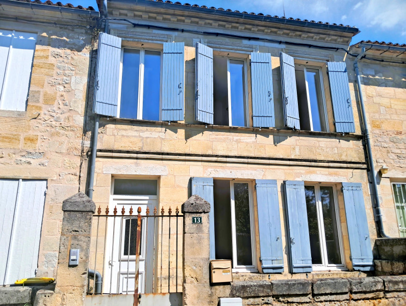 French property for sale in Plassac, Gironde - €161,000 - photo 0