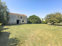 Maison à vendre à Louzignac, Charente-Maritime - 249.500 € - photo 2