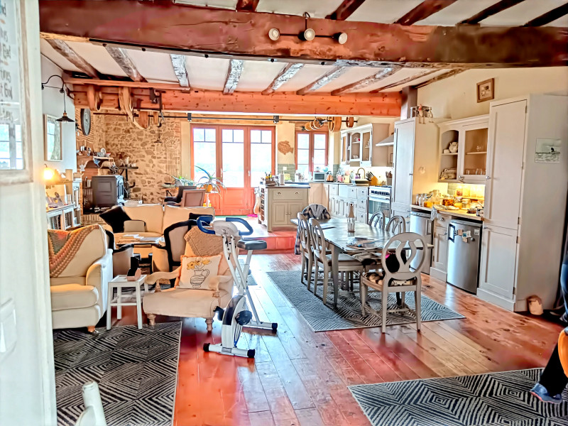 French property for sale in Abzac, Charente - €210,000 - photo 4