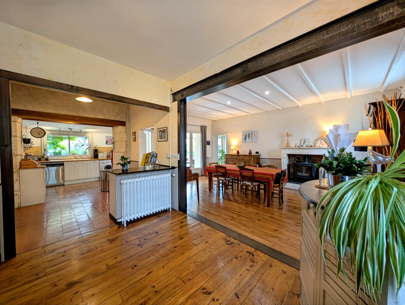 French property for sale in Châteauneuf-sur-Charente, Charente - €346,500 - photo 1