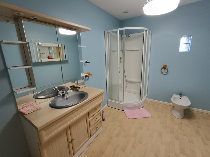 French property for sale in Auzances, Creuse - €103,296 - photo 9
