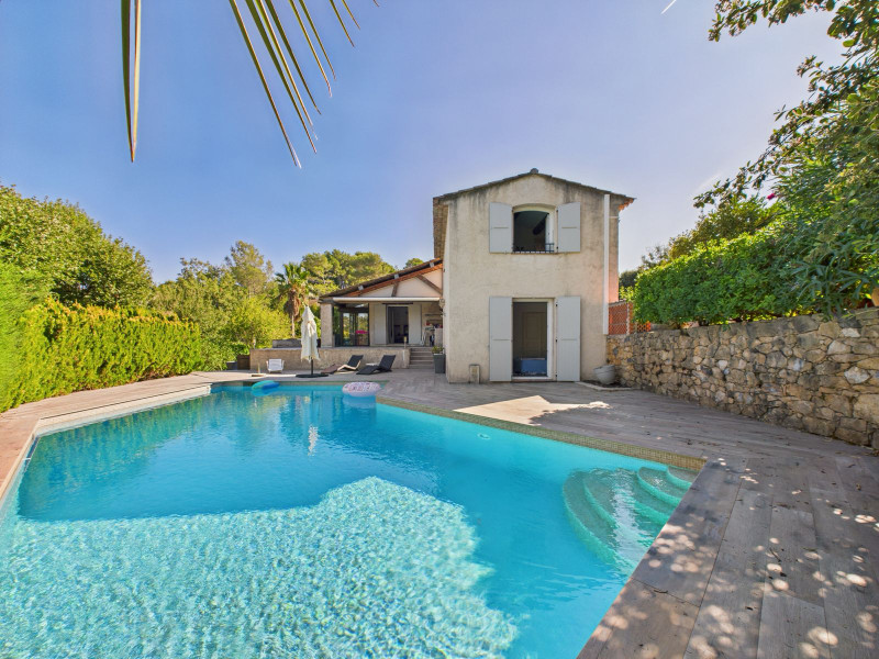 French property for sale in Le Rouret, Alpes-Maritimes - €779,000 - photo 2