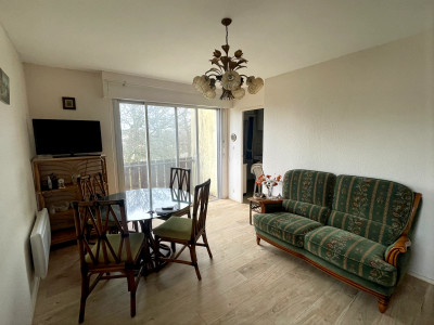 French property for sale in Saint-Georges-de-Didonne, Charente-Maritime - €130,800 - photo 2