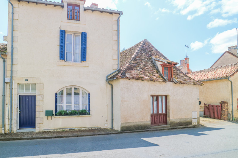 Maison à vendre à Bourg-Archambault, Vienne - 84.150 € - photo 1