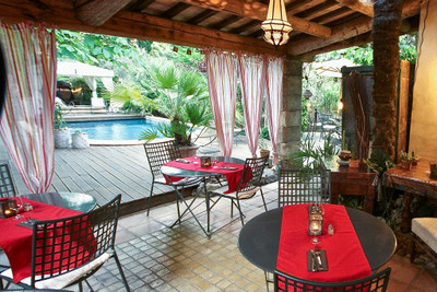 Charming 19th century property with 10 rooms, large garden, terraces, pool, jacuzzi, and hammam.