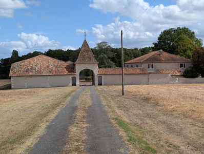 Maison à vendre à Condéon, Charente, Poitou-Charentes, avec Leggett Immobilier