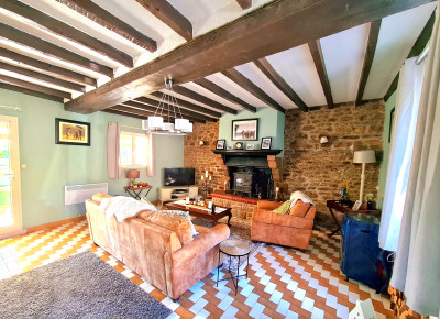French property for sale in Carelles, Mayenne - €82,500 - photo 4