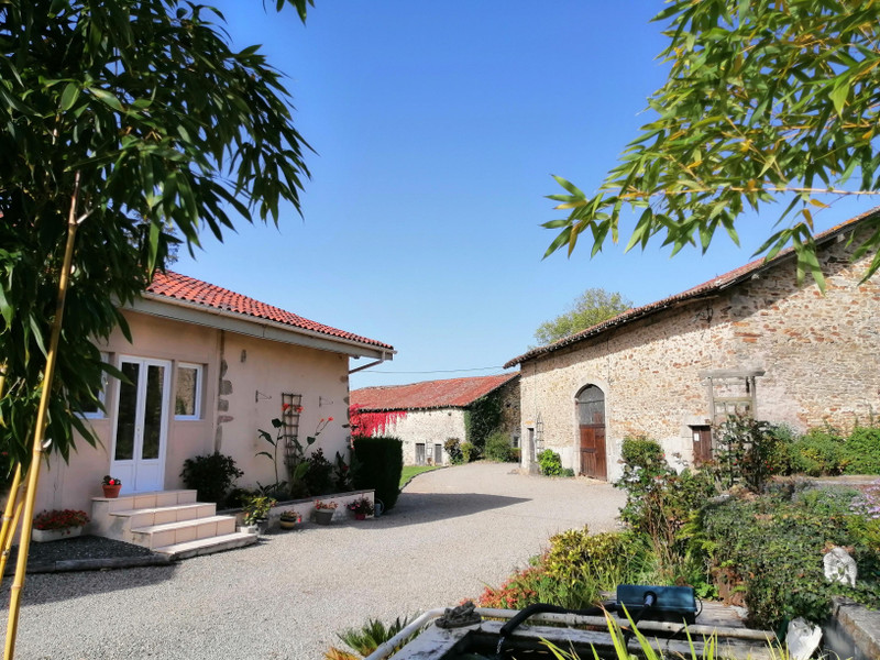 Lacs à vendre à Cussac, Haute-Vienne - 529.000 € - photo 1