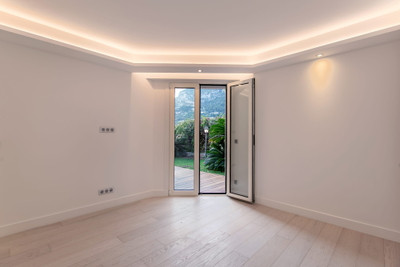 French property for sale in Roquebrune-Cap-Martin, Alpes-Maritimes - €2,300,000 - photo 5